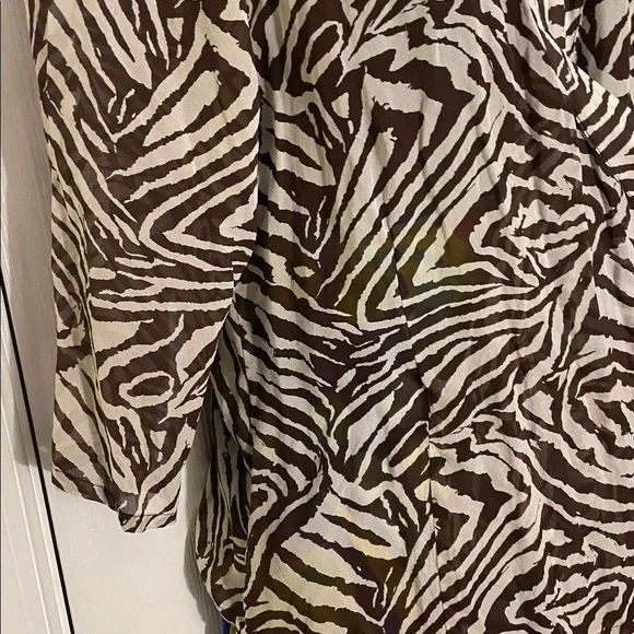 CHICO’S Brown/Cream Animal Print Wrap-Style SILK Blouse L - Picture 4 of 5